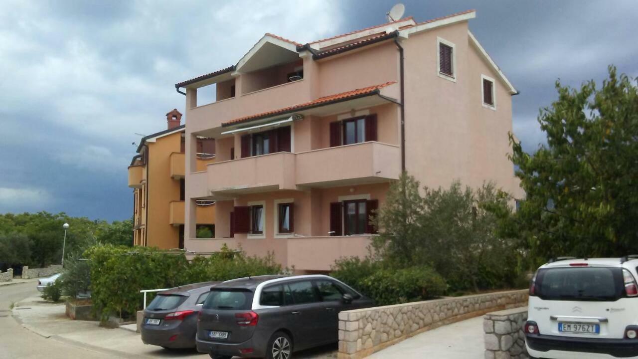 Laura And Nevio Apartments And Rooms Cres Exteriör bild